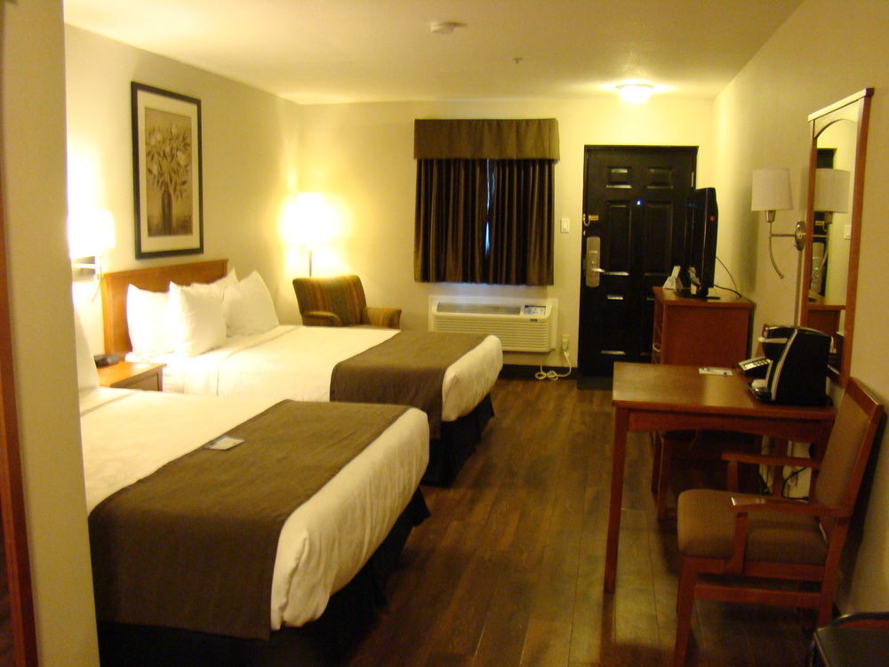 Quality Inn & Suites Саскатун Екстер'єр фото