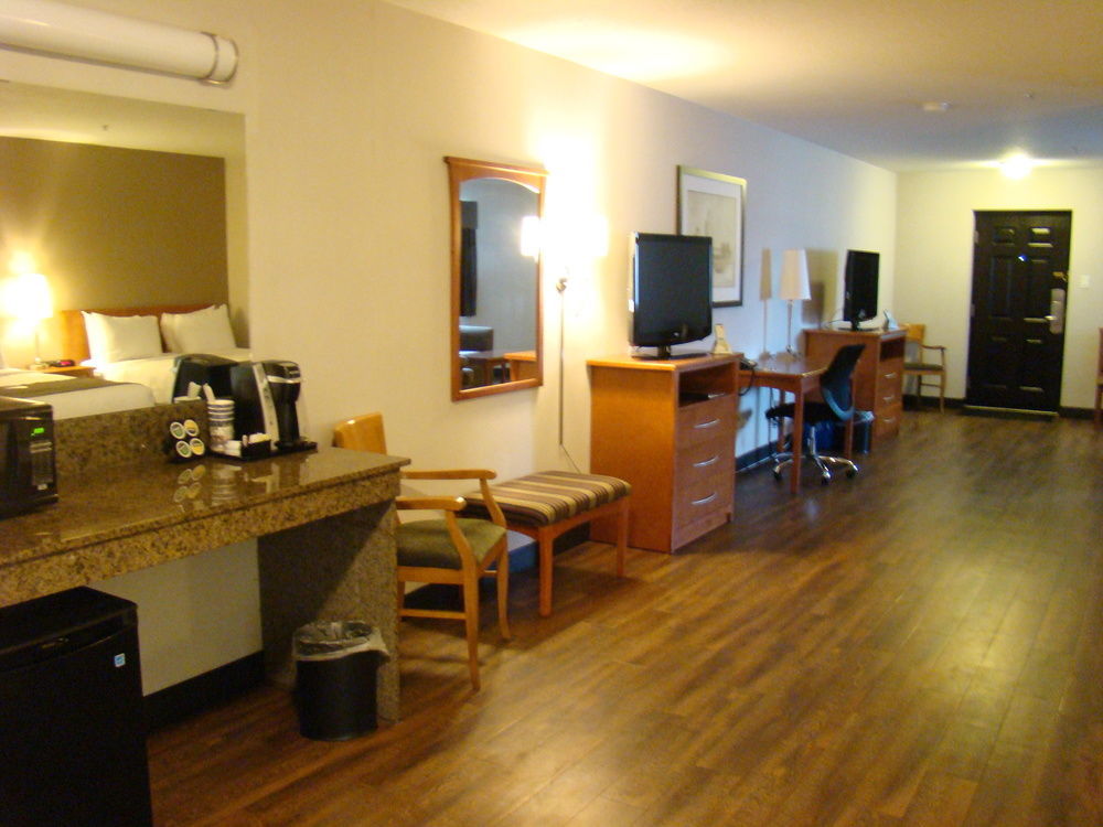 Quality Inn & Suites Саскатун Екстер'єр фото
